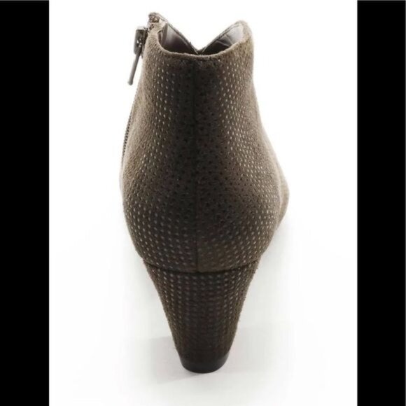 David Tate Fame Metallic Brown Perforated Leather Ankle Boots Size 7.5 - Picture 2 of 11